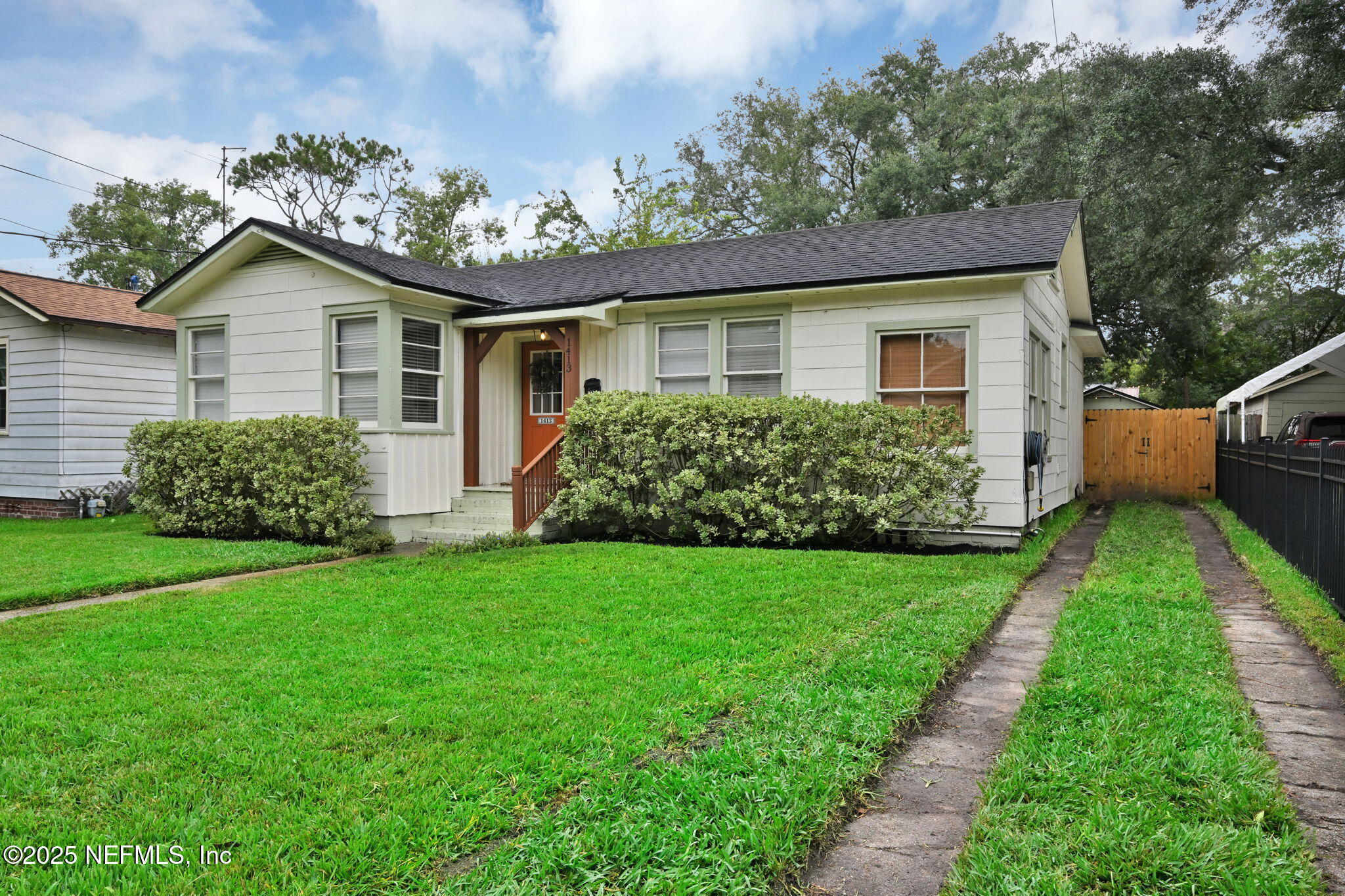 1413 RENSSELAER Avenue