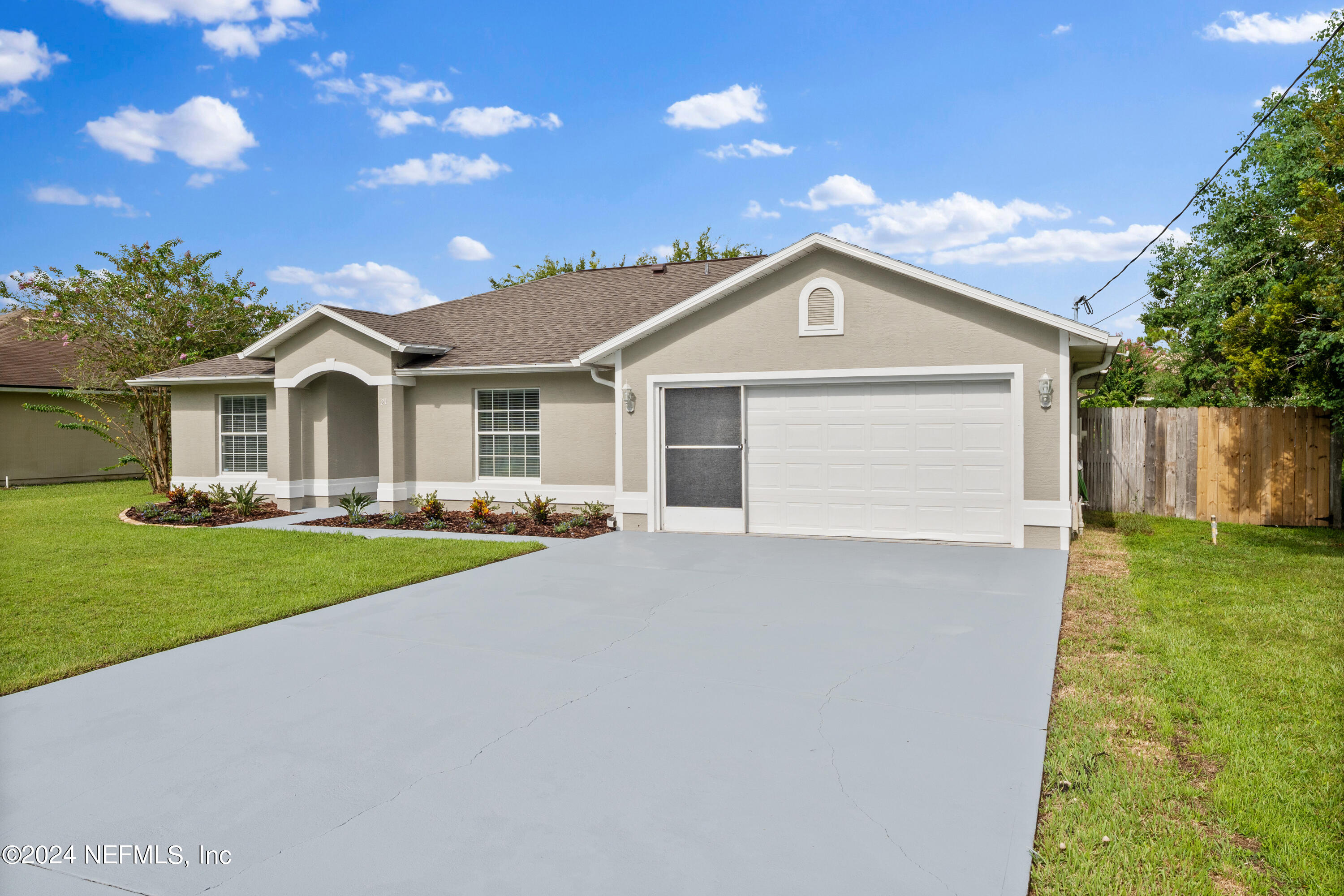 Palm Coast, FL home for sale located at 21 Lysander Lane, Palm Coast, FL 32137
