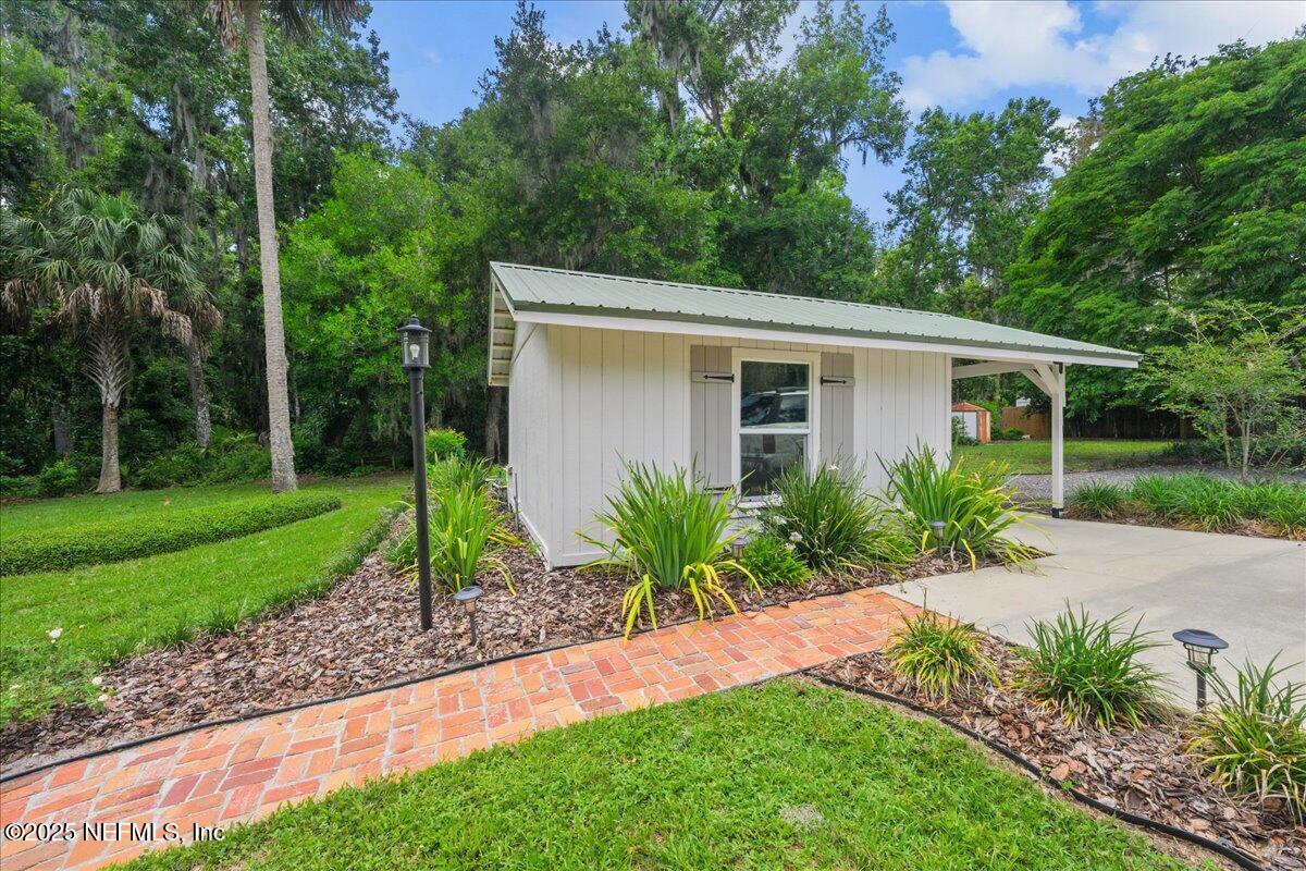 107 MORNINGSTAR Lane