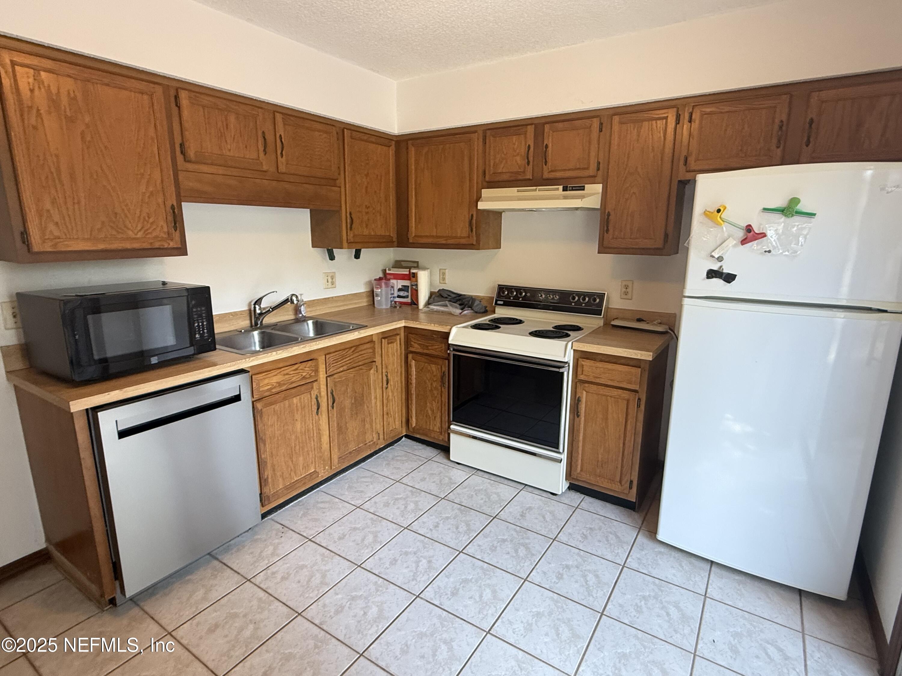 11712 FT CAROLINE LAKES Court