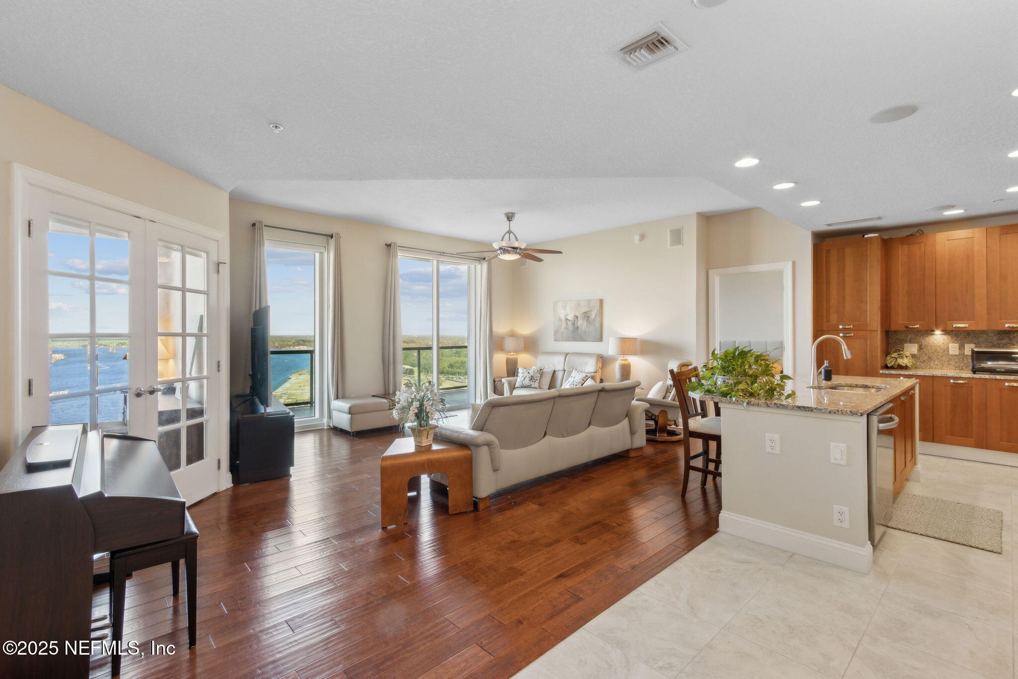 1431 RIVERPLACE Boulevard 2406