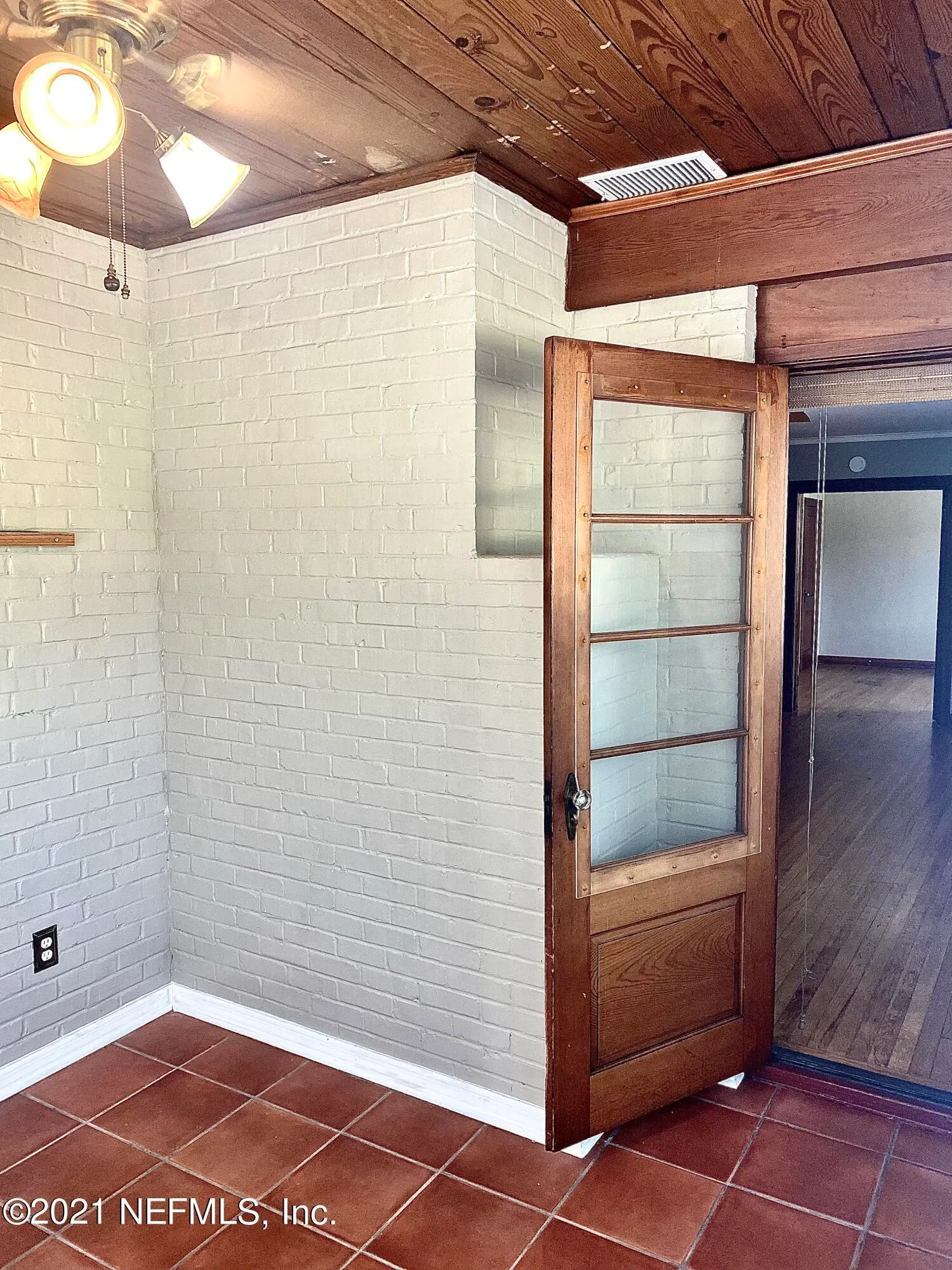 Jacksonville, Florida 32207, United States, 3 Bedrooms Bedrooms, ,2 BathroomsBathrooms,Residential,Active,7709