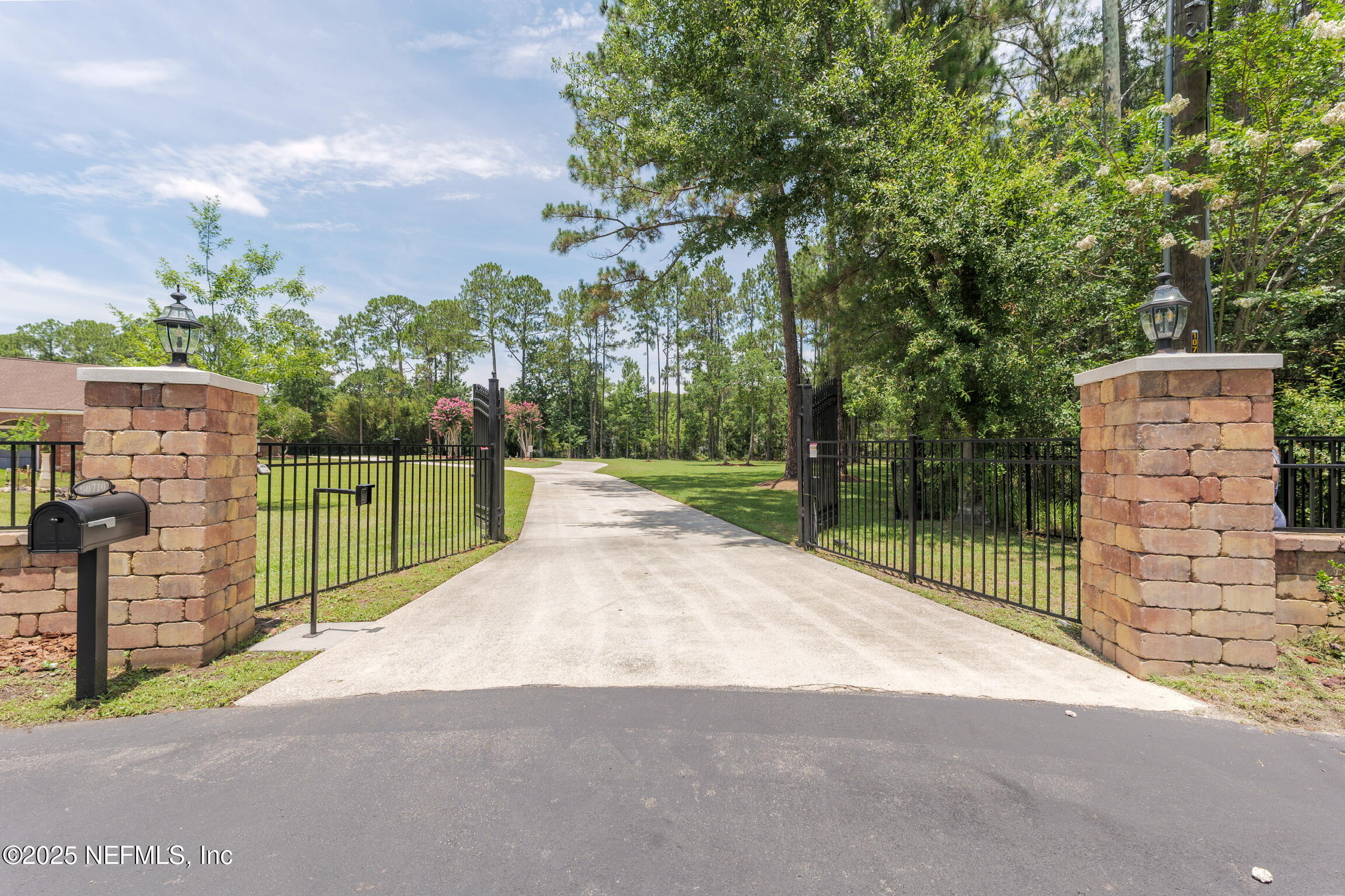 10710 SKY LARK Drive