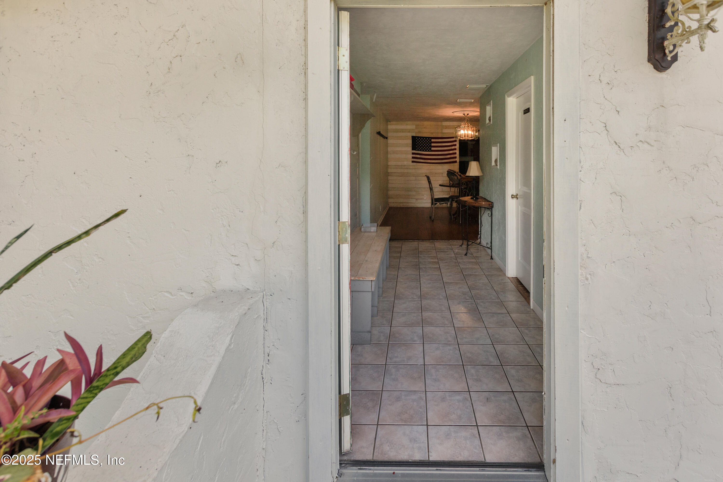 655 SW POINTVIEW Road