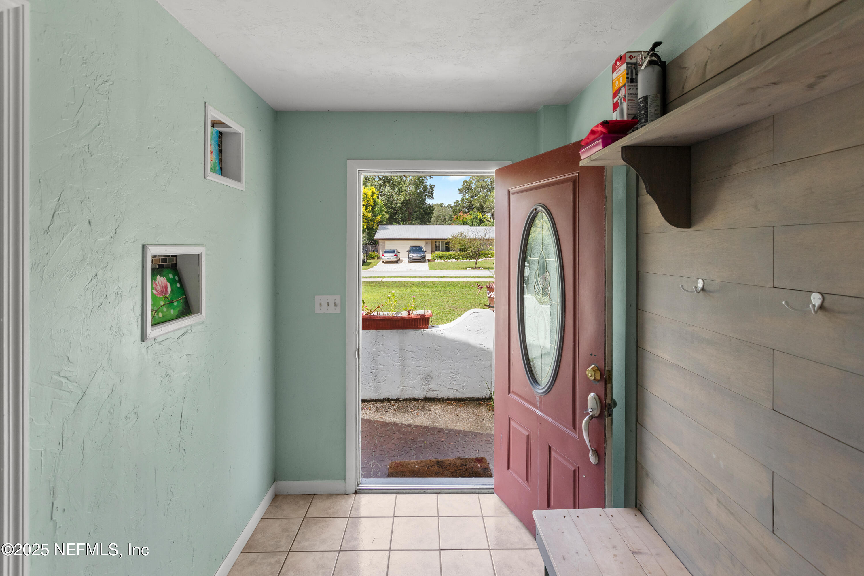 655 SW POINTVIEW Road