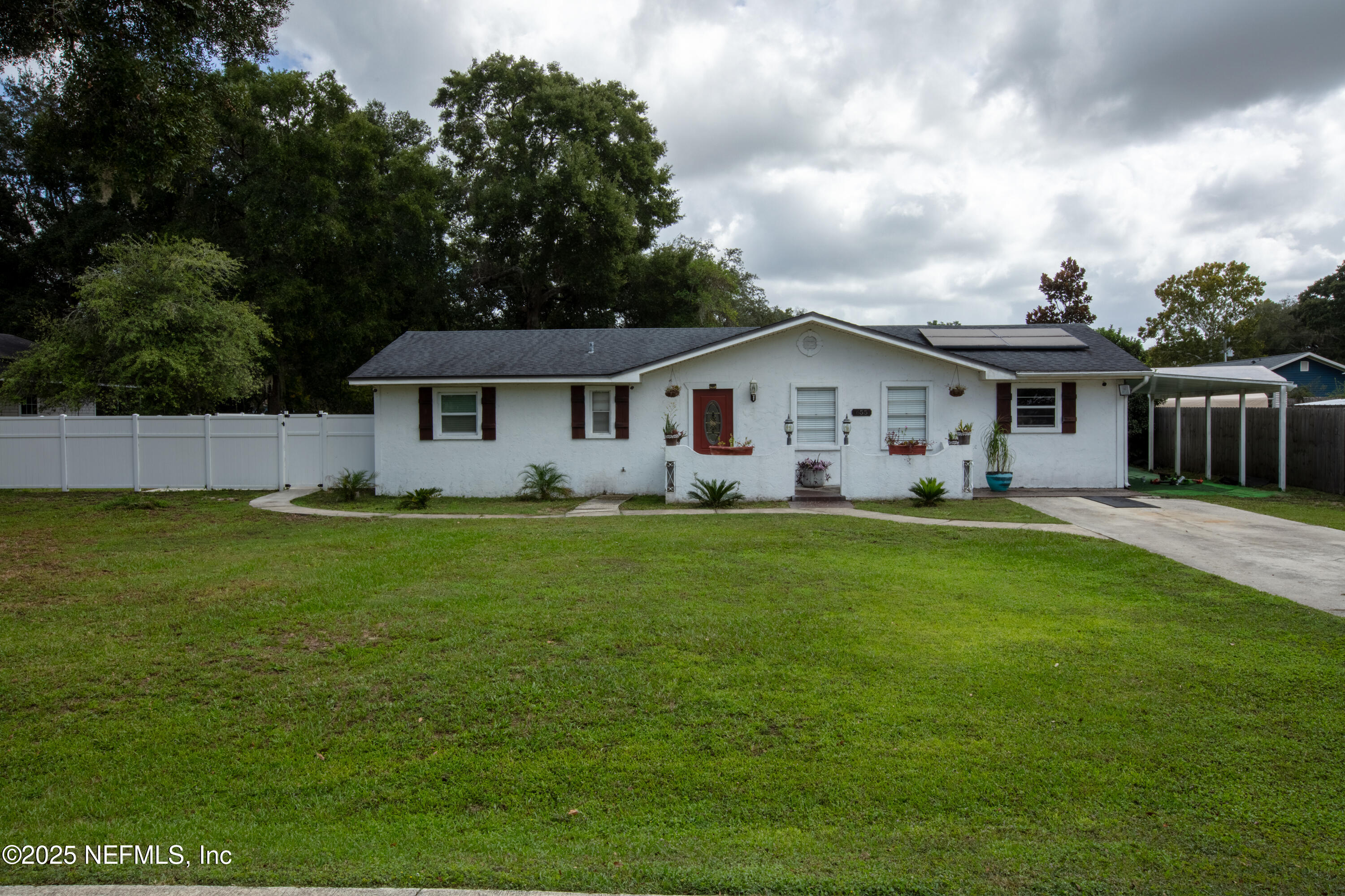 655 SW POINTVIEW Road