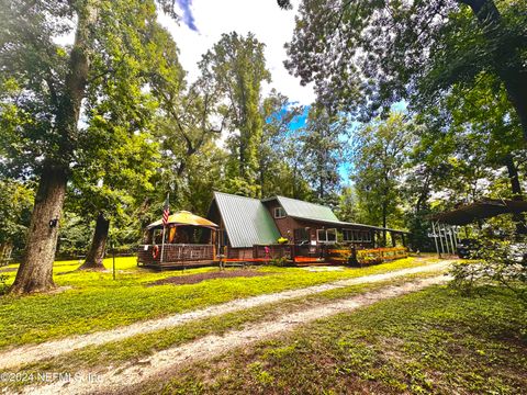 A home in Fanning Springs