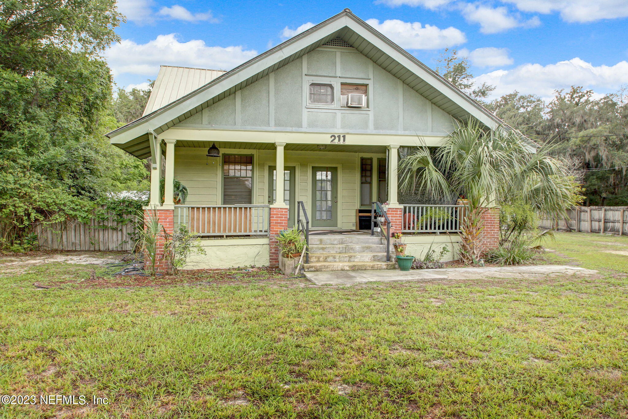 East Palatka, FL home for sale located at 211 Hwy 17, East Palatka, FL 32131