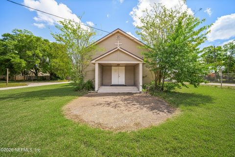 Photo of 49 N BOWLAN Street, Jacksonville, FL 32211 (MLS # 2143496)