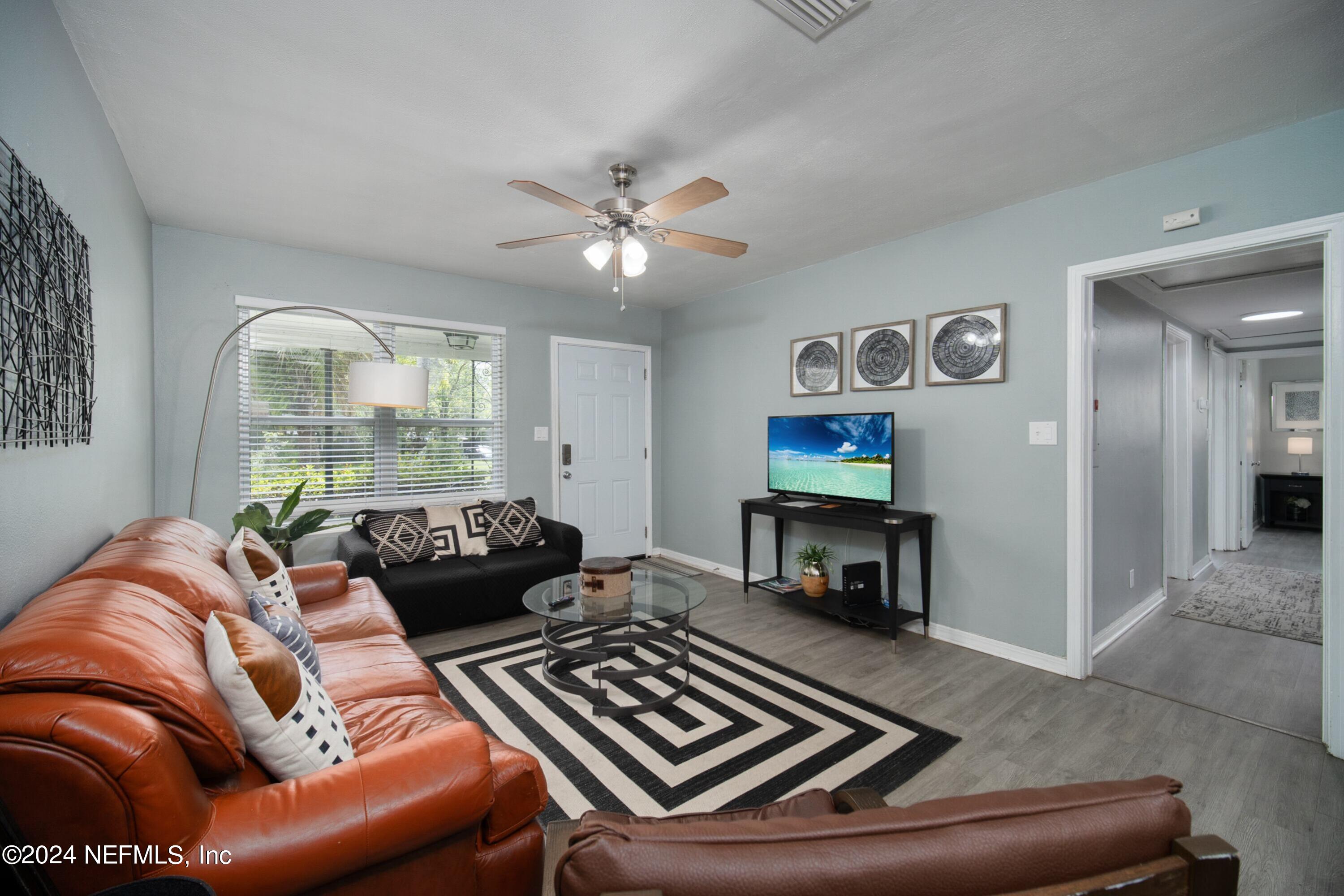 Jacksonville, FL home for sale located at 4833 Homecrest Circle, Jacksonville, FL 32244