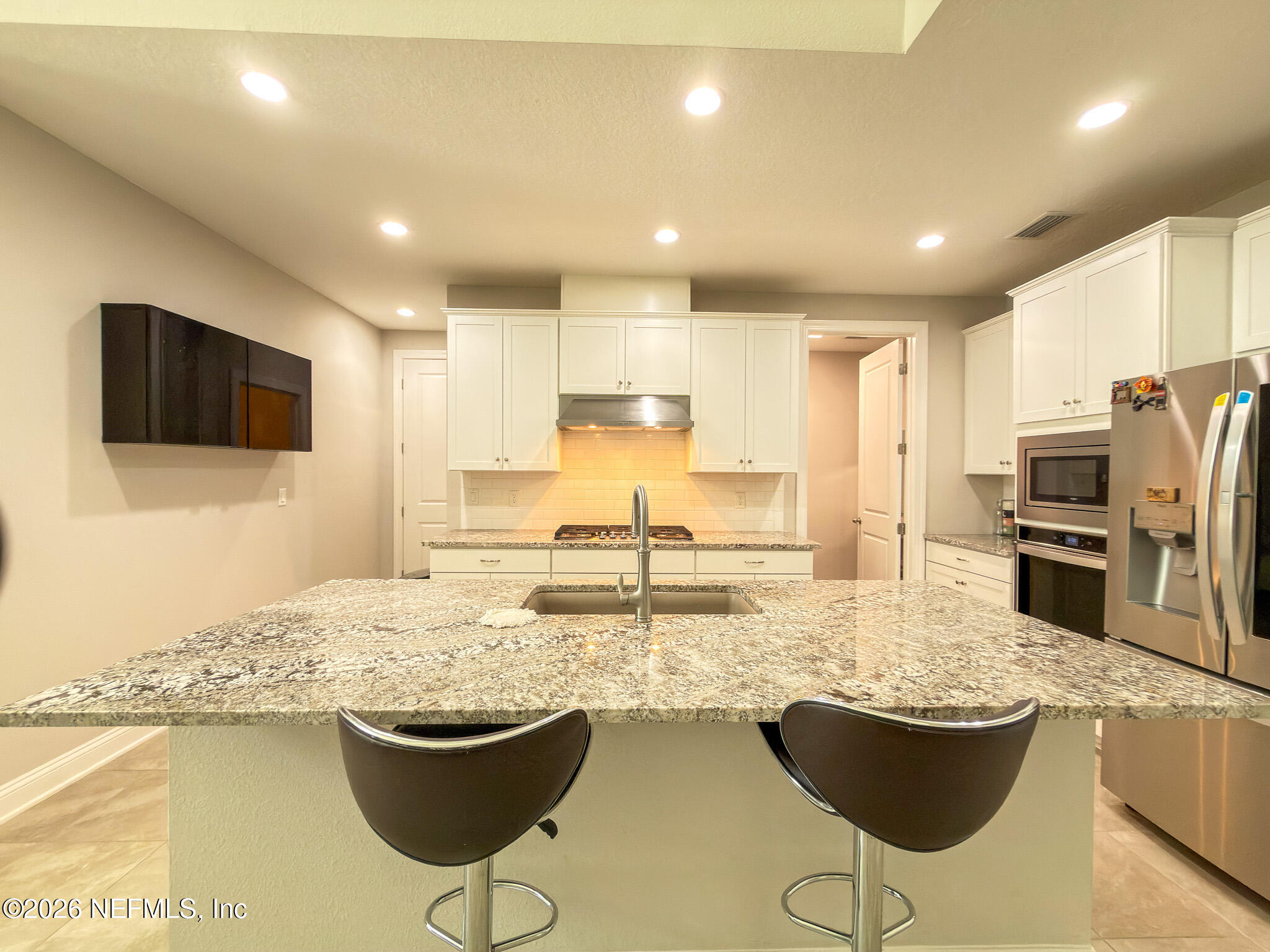 11368 NEWTONIAN Boulevard