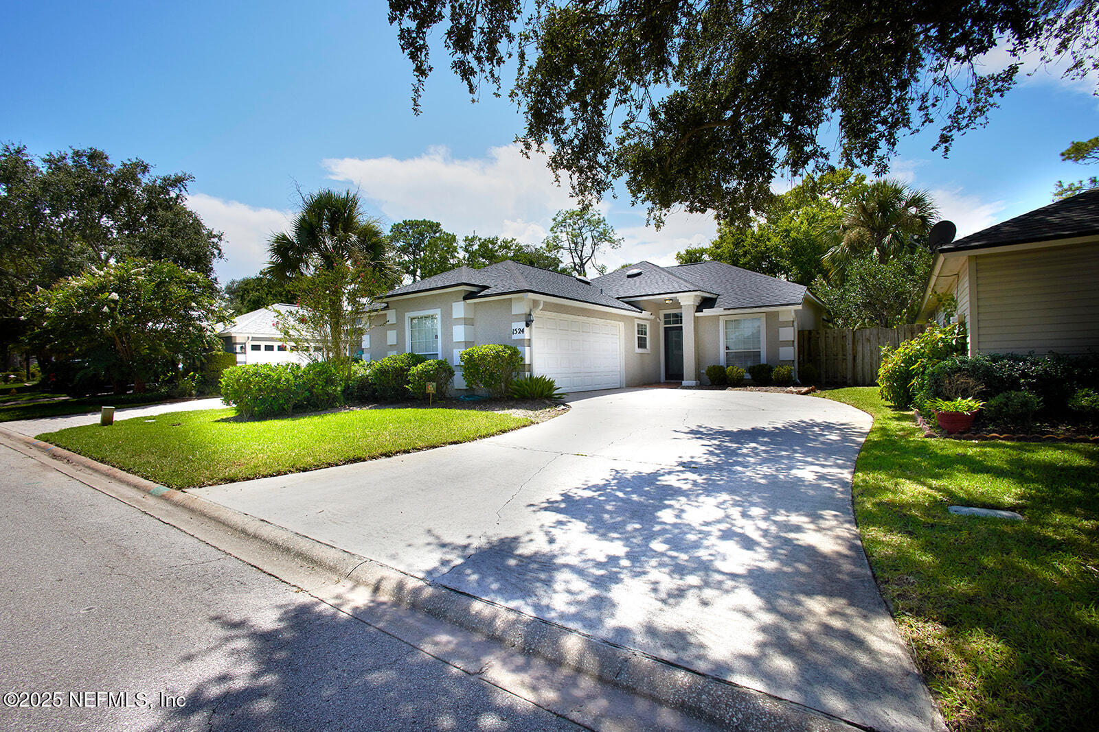 1524 LINKSIDE Drive