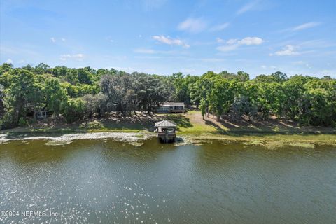 A home in Interlachen