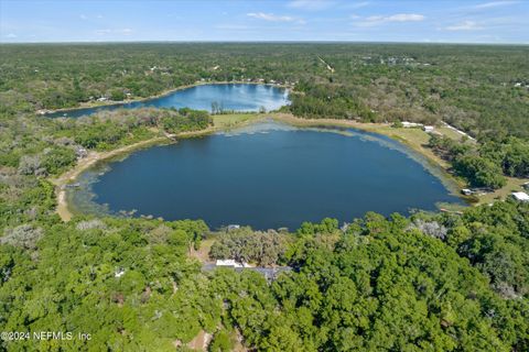 A home in Interlachen