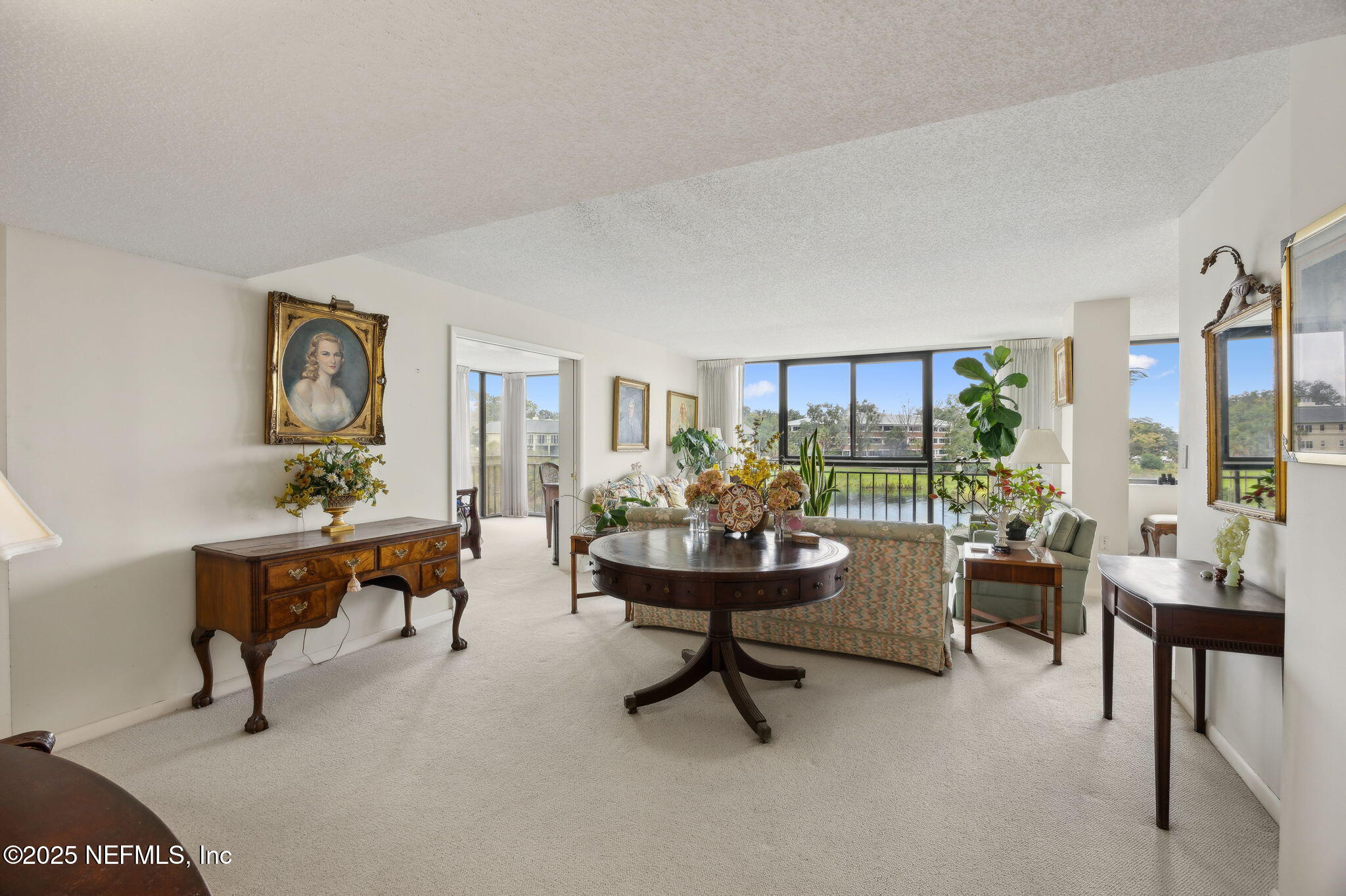 4401 LAKESIDE Drive 201