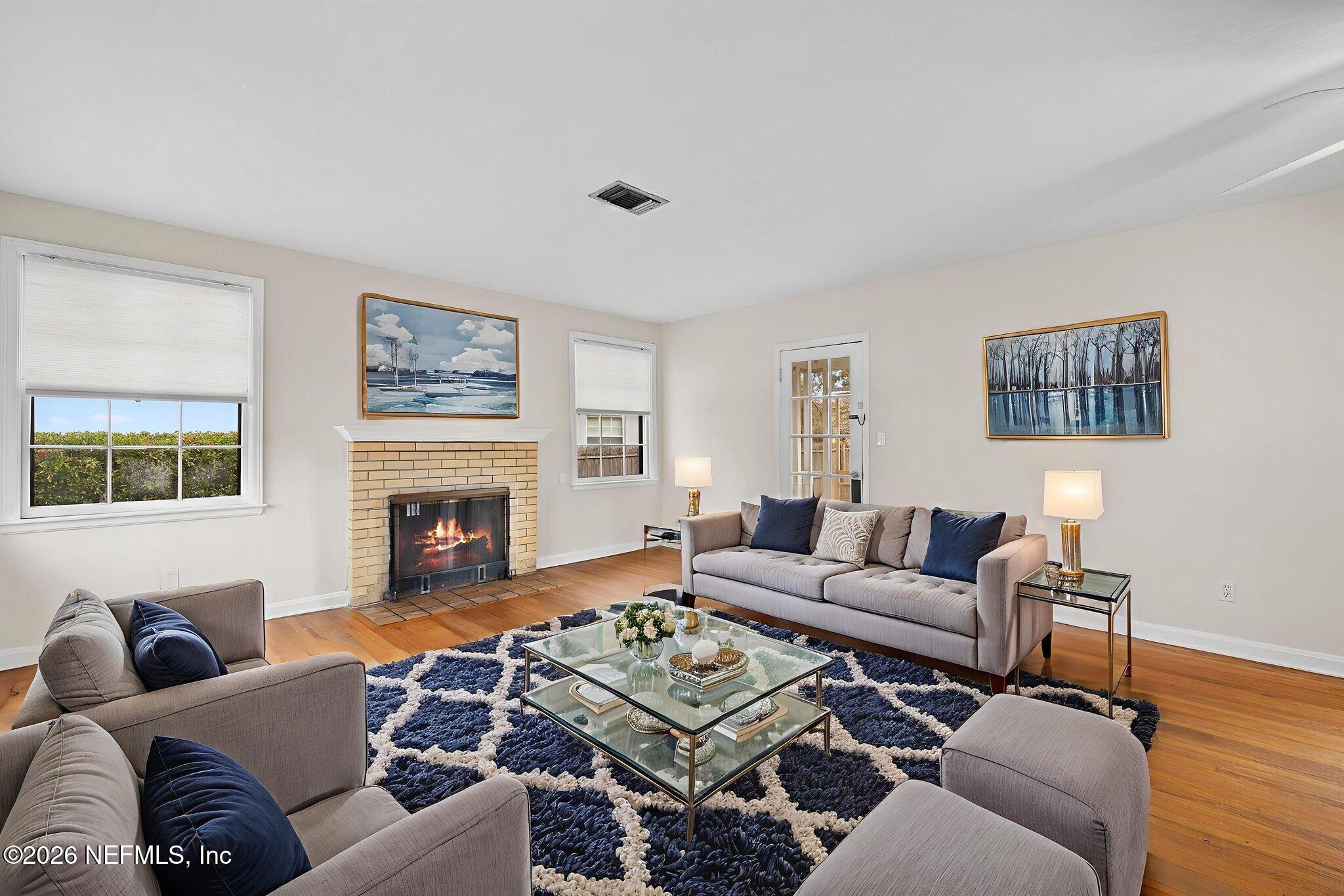 4515 PINEWOOD Avenue