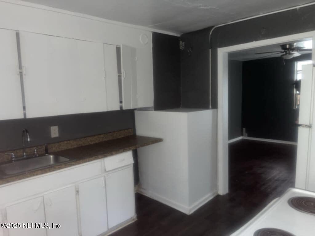 1559 VAN BUREN Street