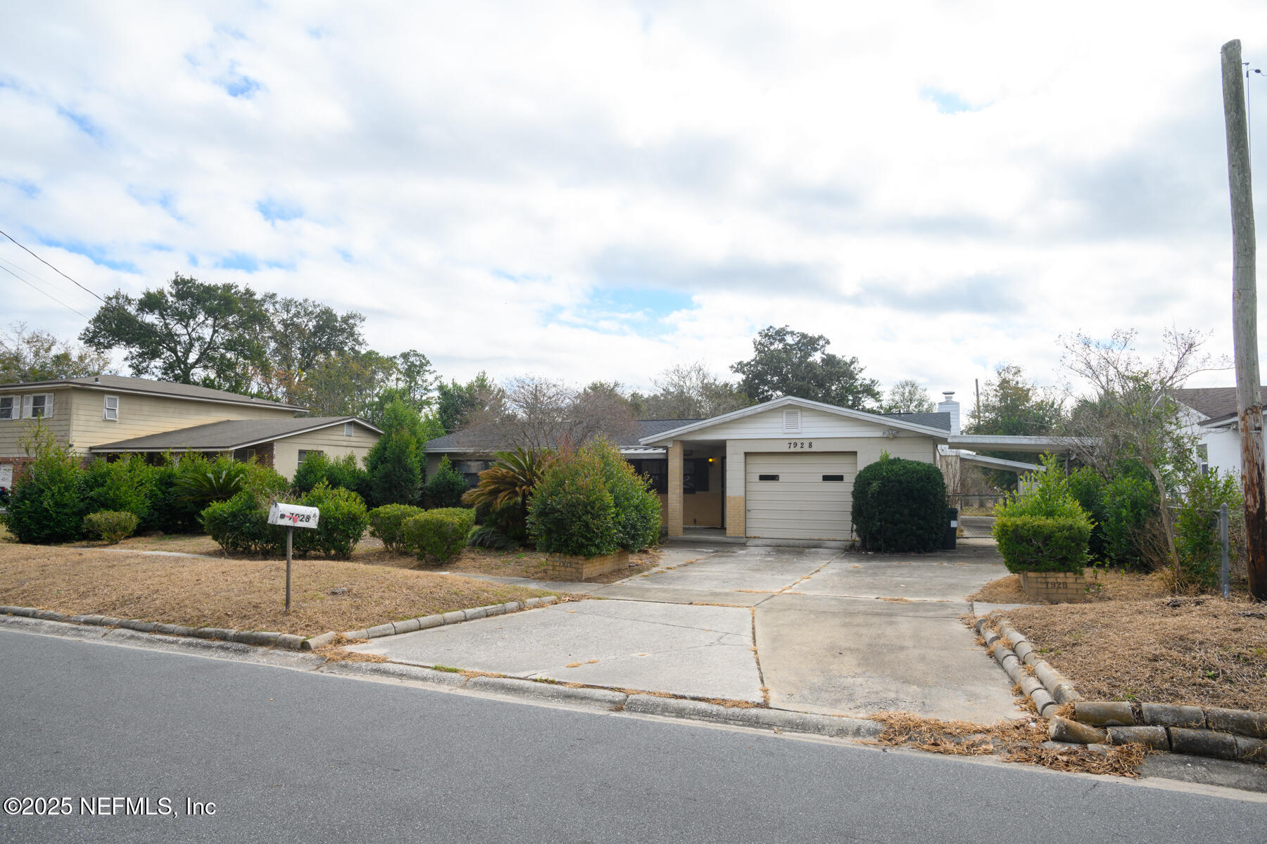 7928 TRIUMPH Lane