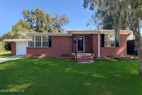1407 MAGNOLIA Circle E Jacksonville FL 32211
