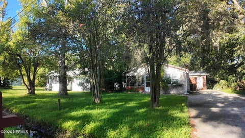 Photo of 1060 WOODSTOCK Avenue, Jacksonville, FL 32254 (MLS # 2166574)