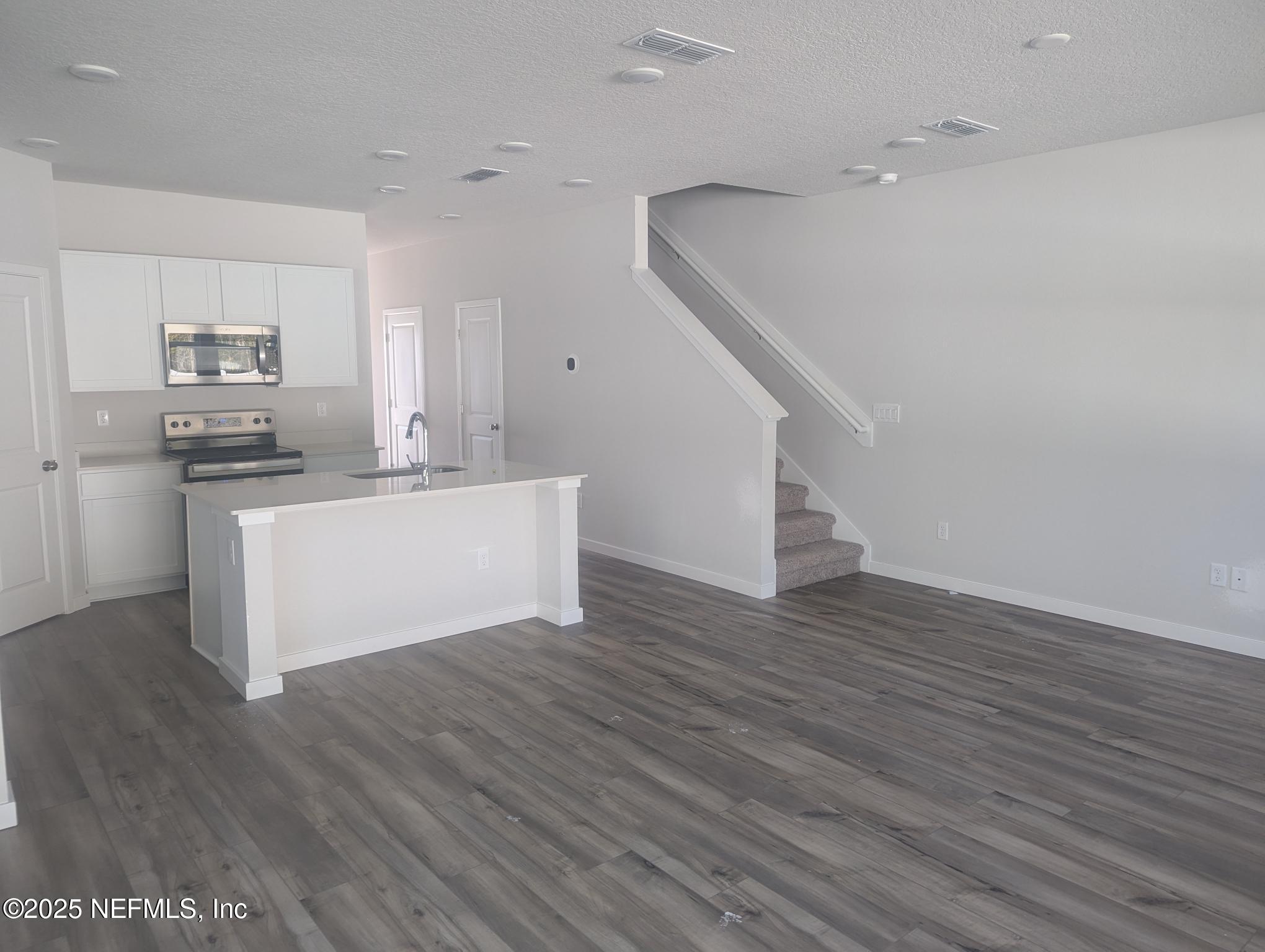 115 BRAZIL NUT Circle 251