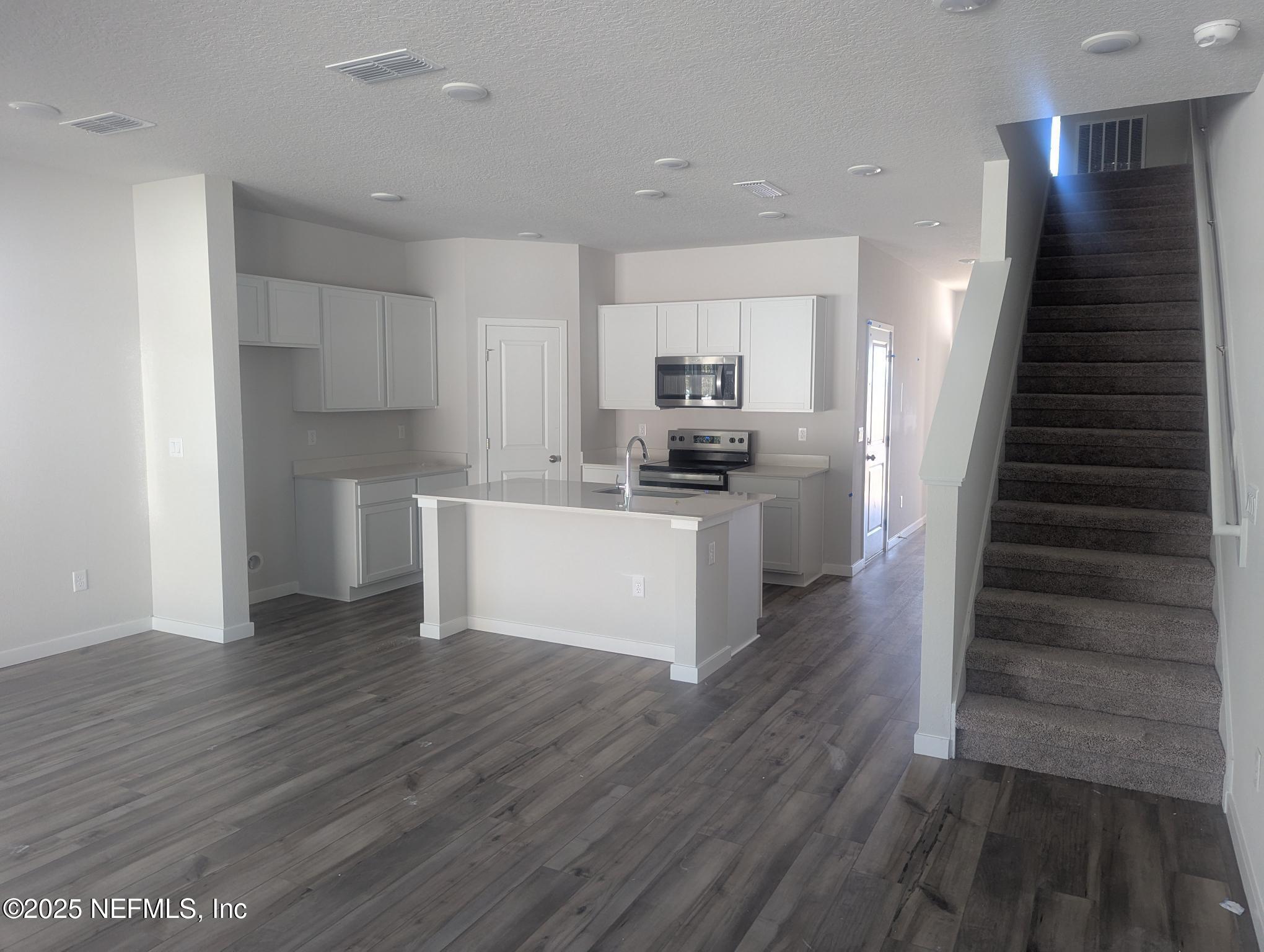 115 BRAZIL NUT Circle 251