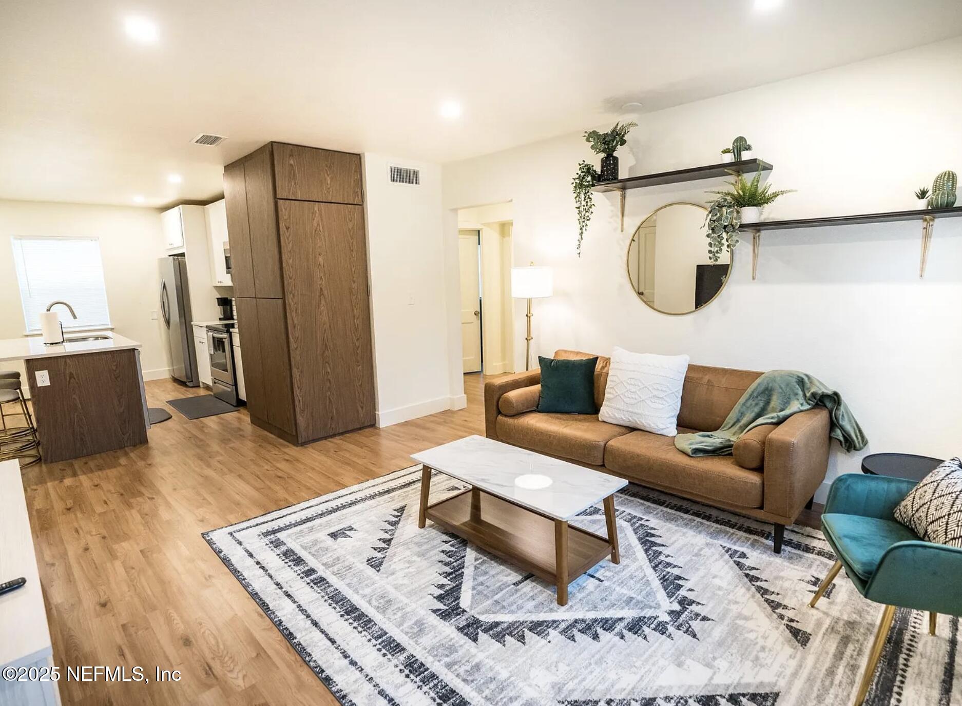 2160 RIVERSIDE Avenue