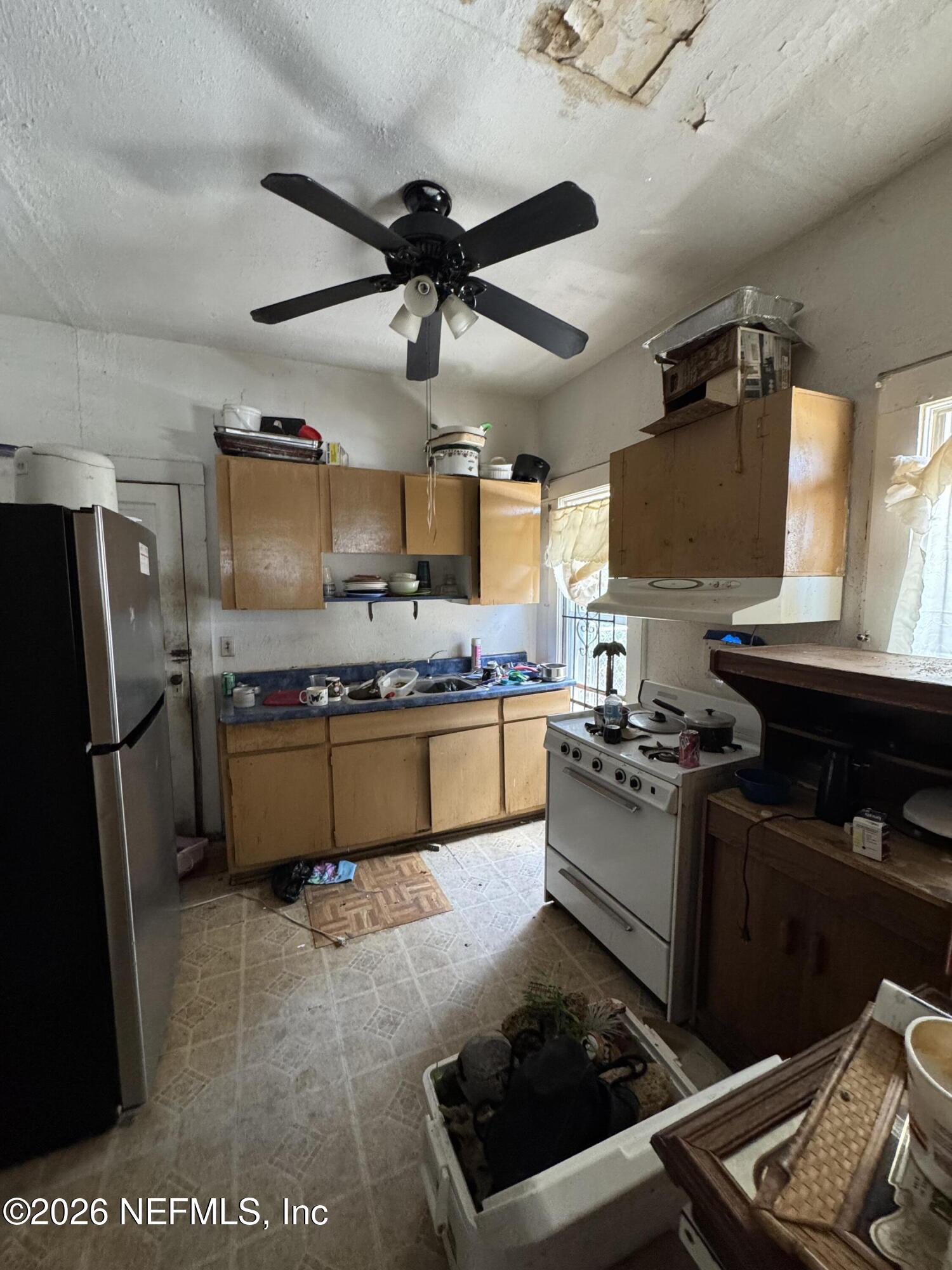 337 W 26TH Street
