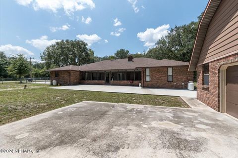 A home in Middleburg