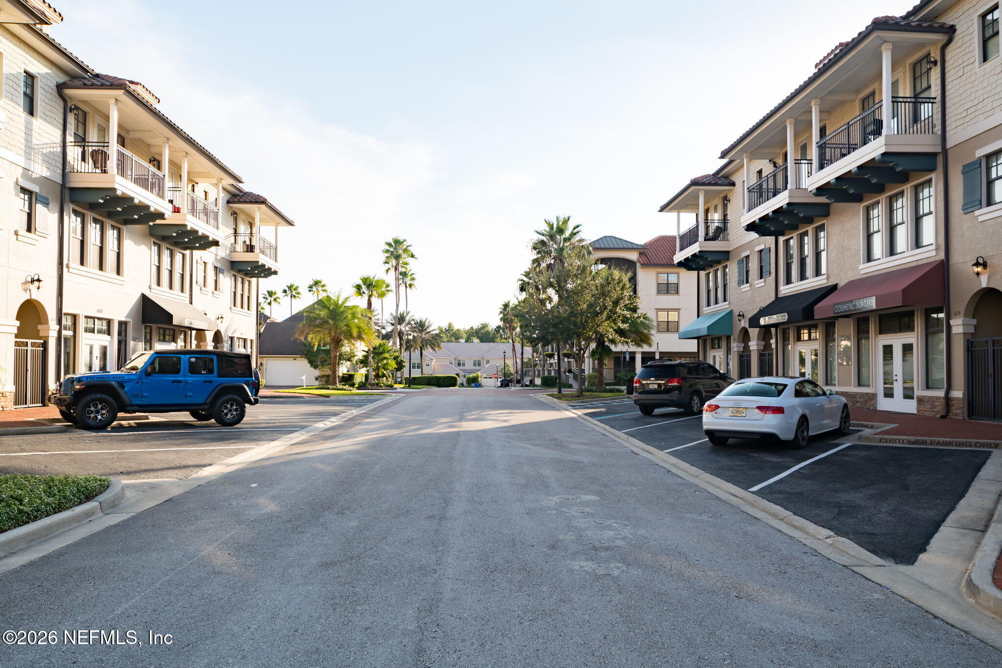 585 MARKET Street - Photo 2