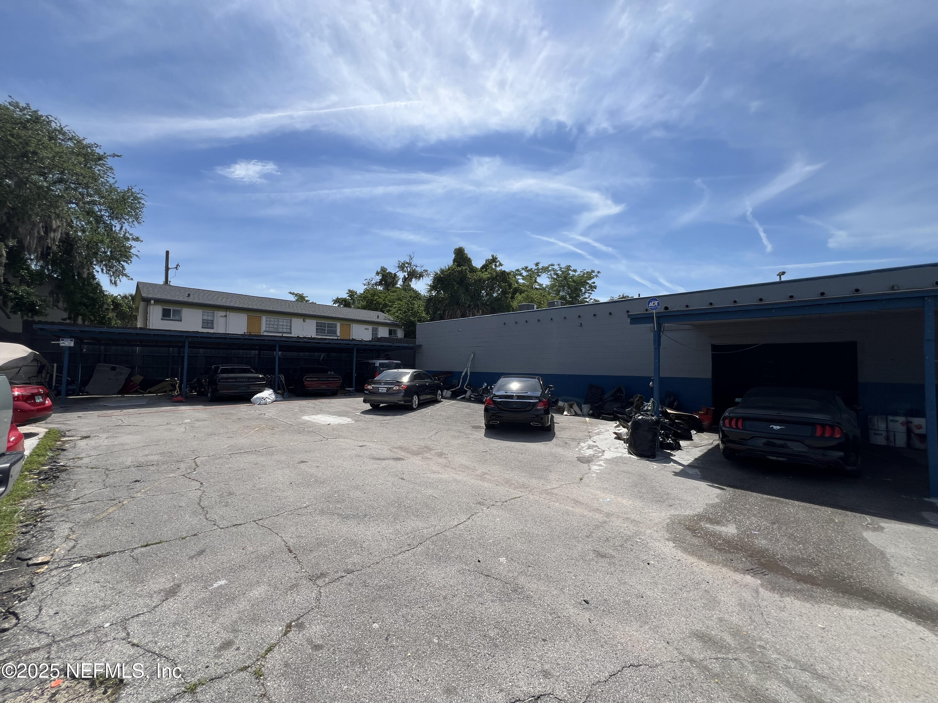949 ARLINGTON Road N