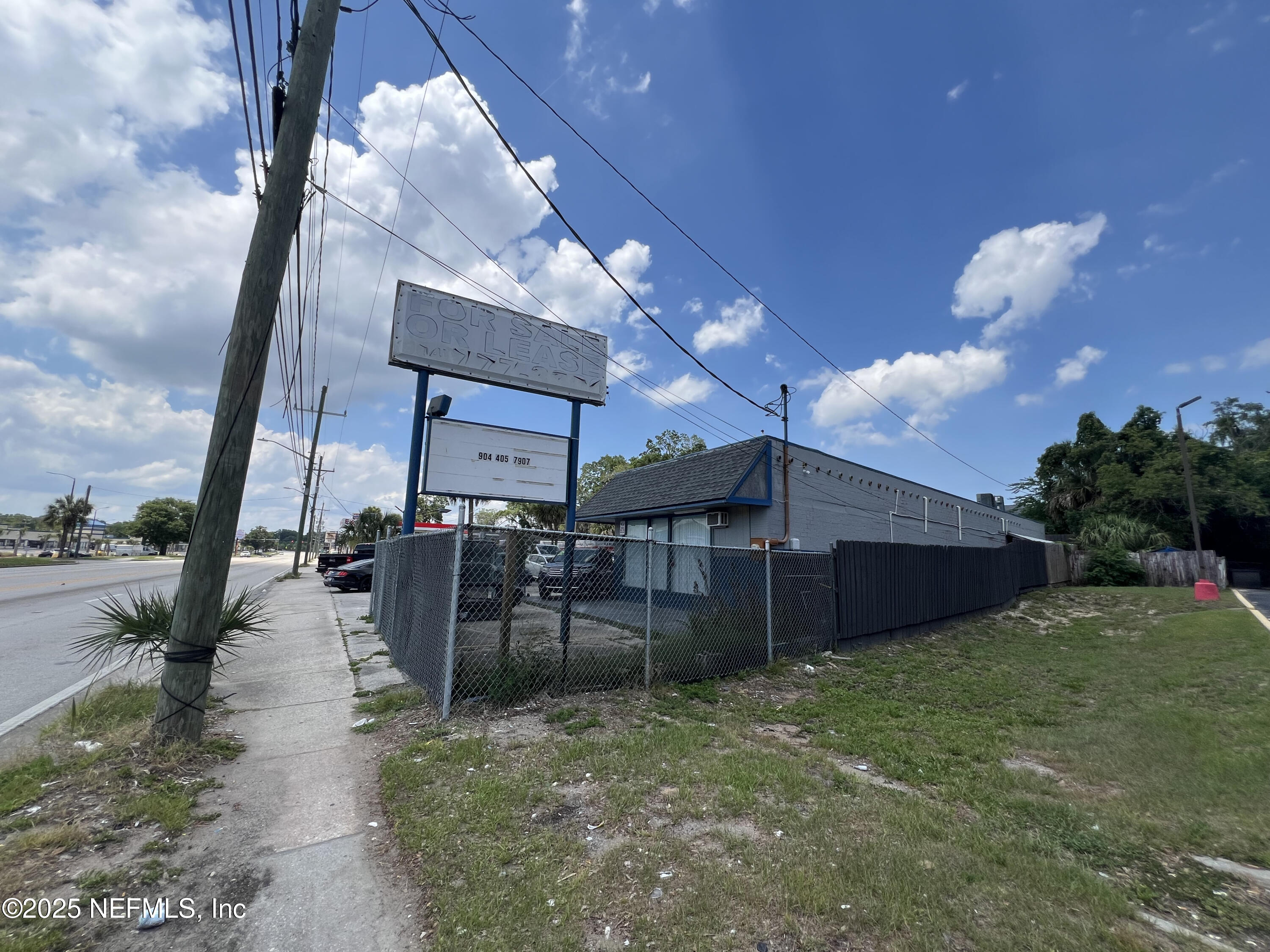 949 ARLINGTON Road N