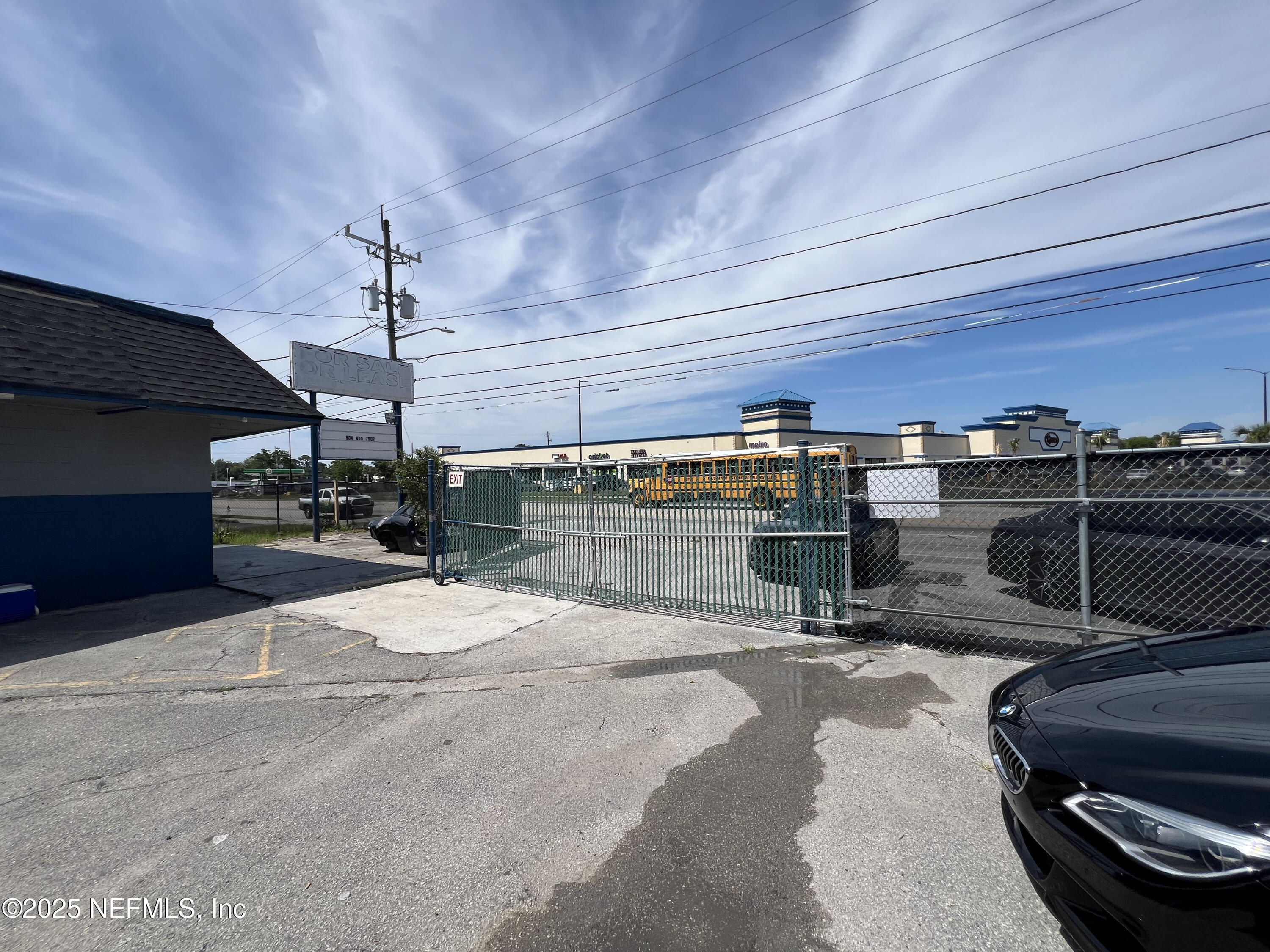 949 ARLINGTON Road N