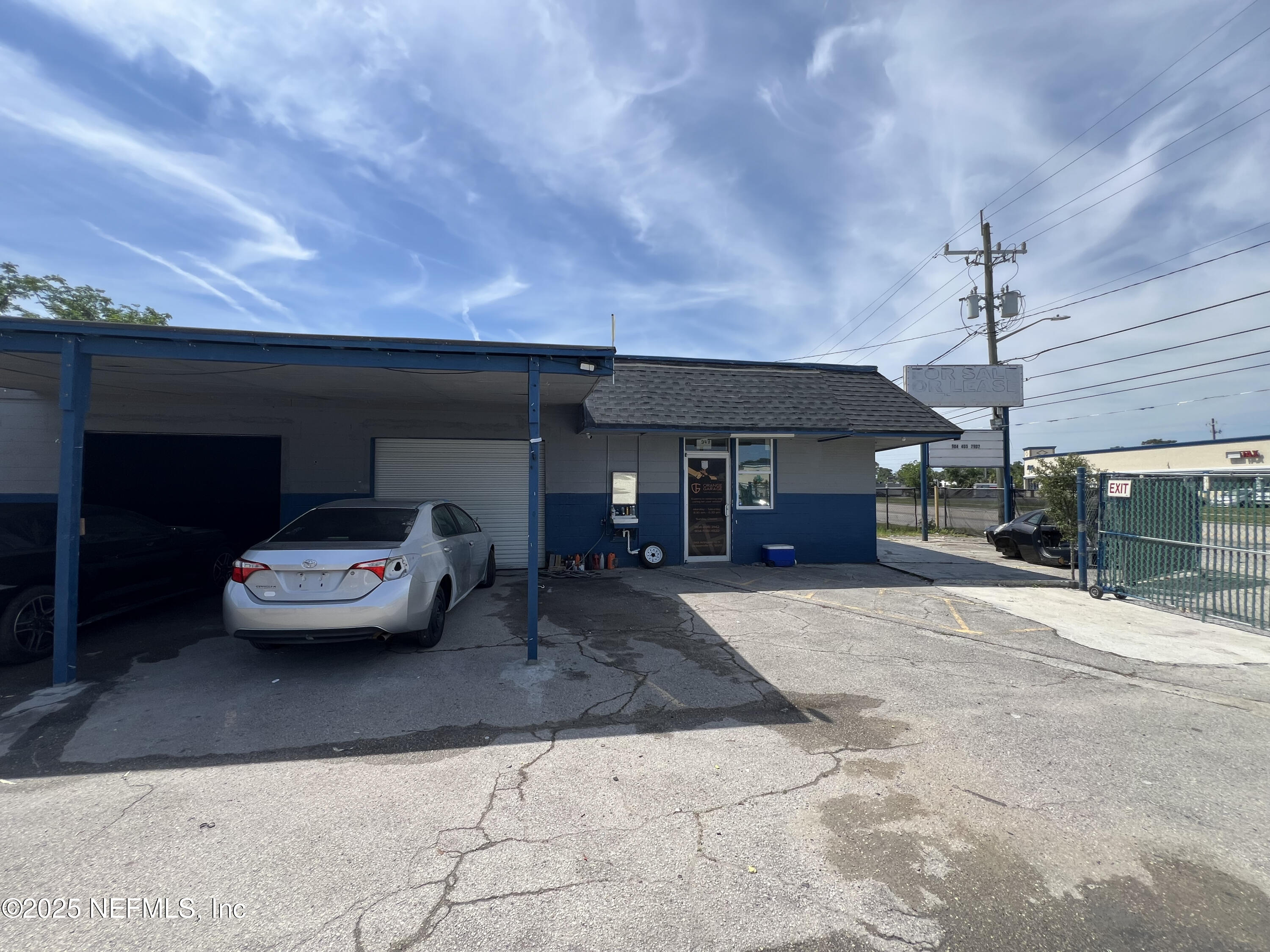 949 ARLINGTON Road N