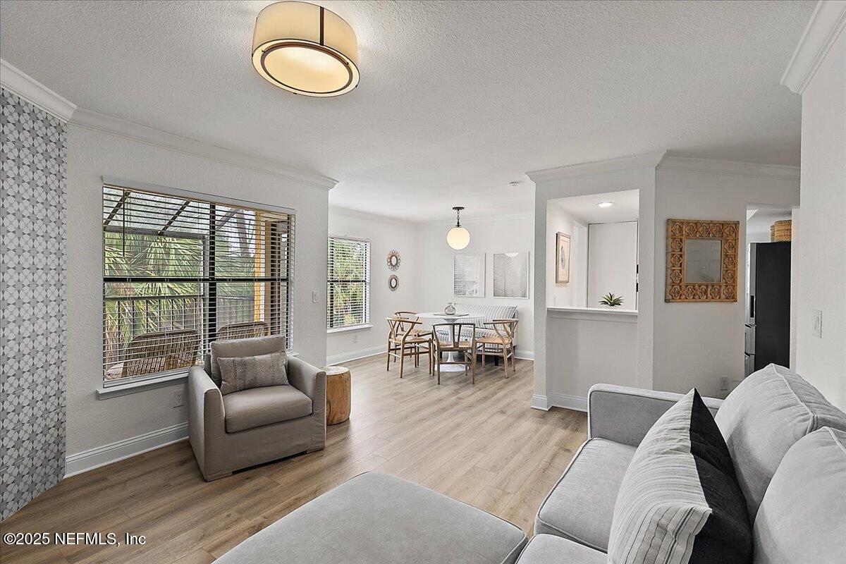 825 SHORELINE Circle