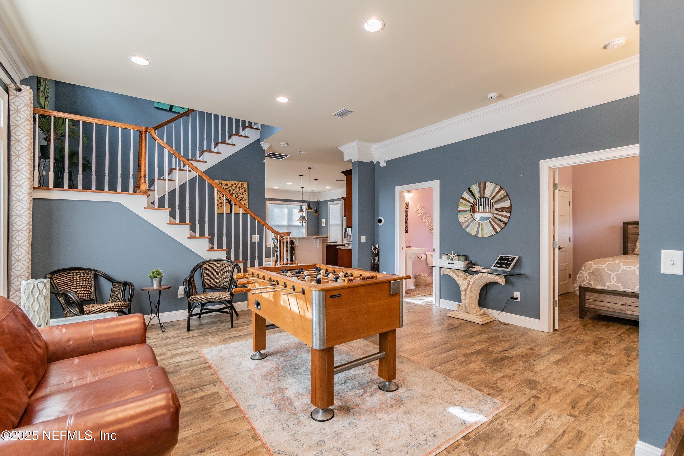 120 TWINE Street