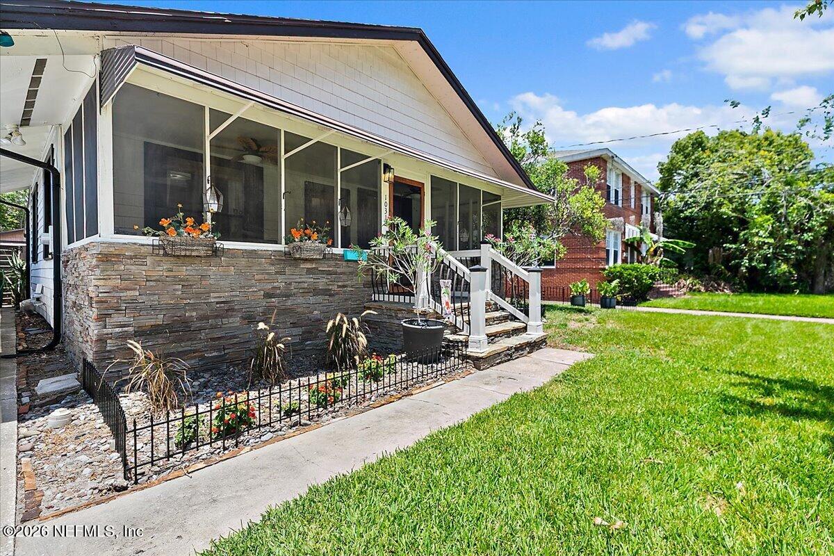 1031 RIVIERA Street