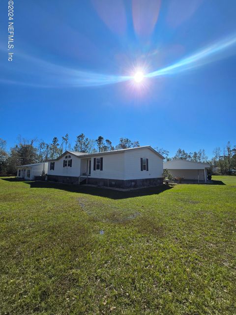 A home in Lee