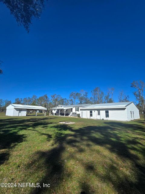 A home in Lee