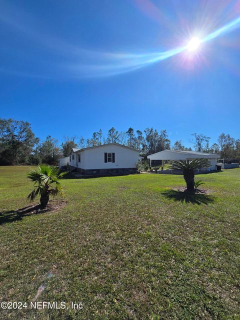 A home in Lee