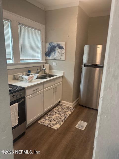 38 E 16TH Street