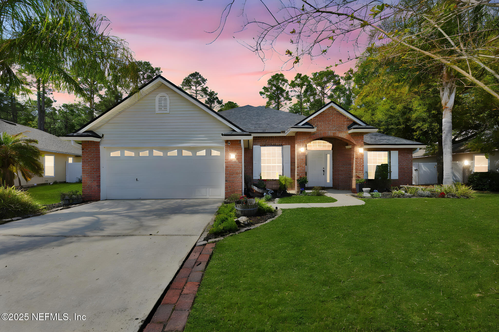 878 W AMERICAN EAGLE Drive