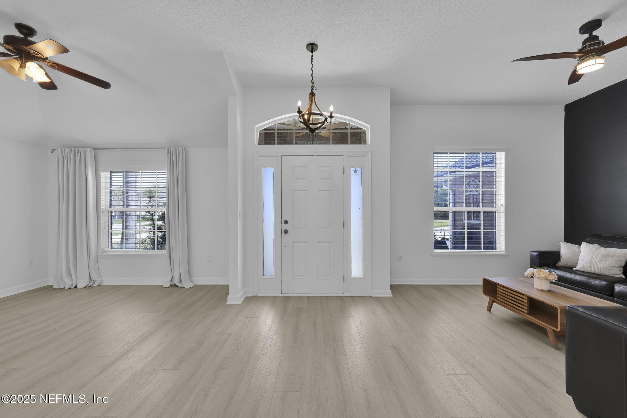 878 W AMERICAN EAGLE Drive