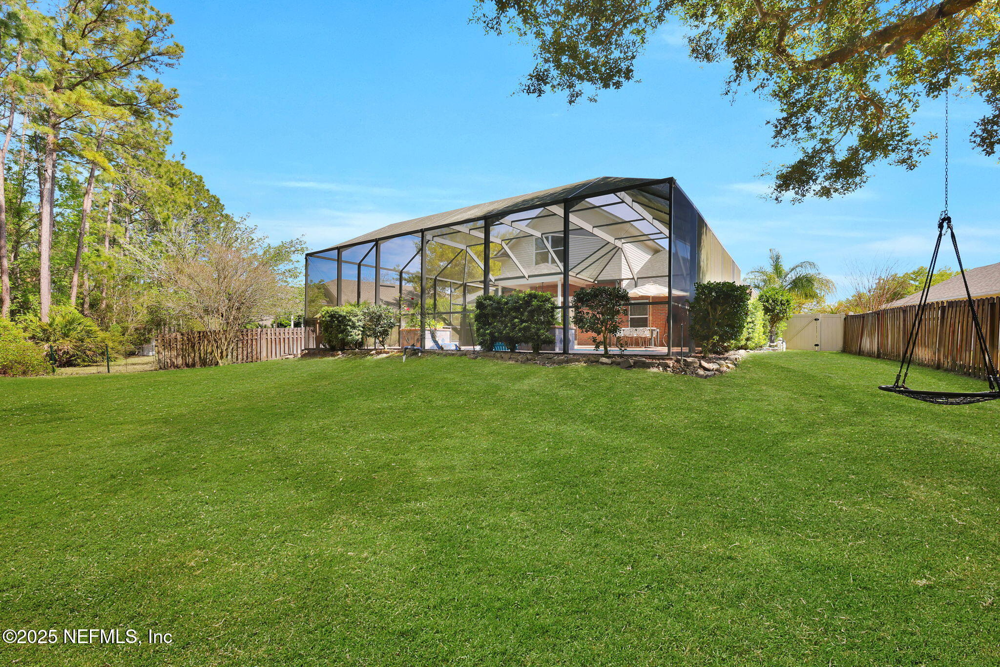 878 W AMERICAN EAGLE Drive