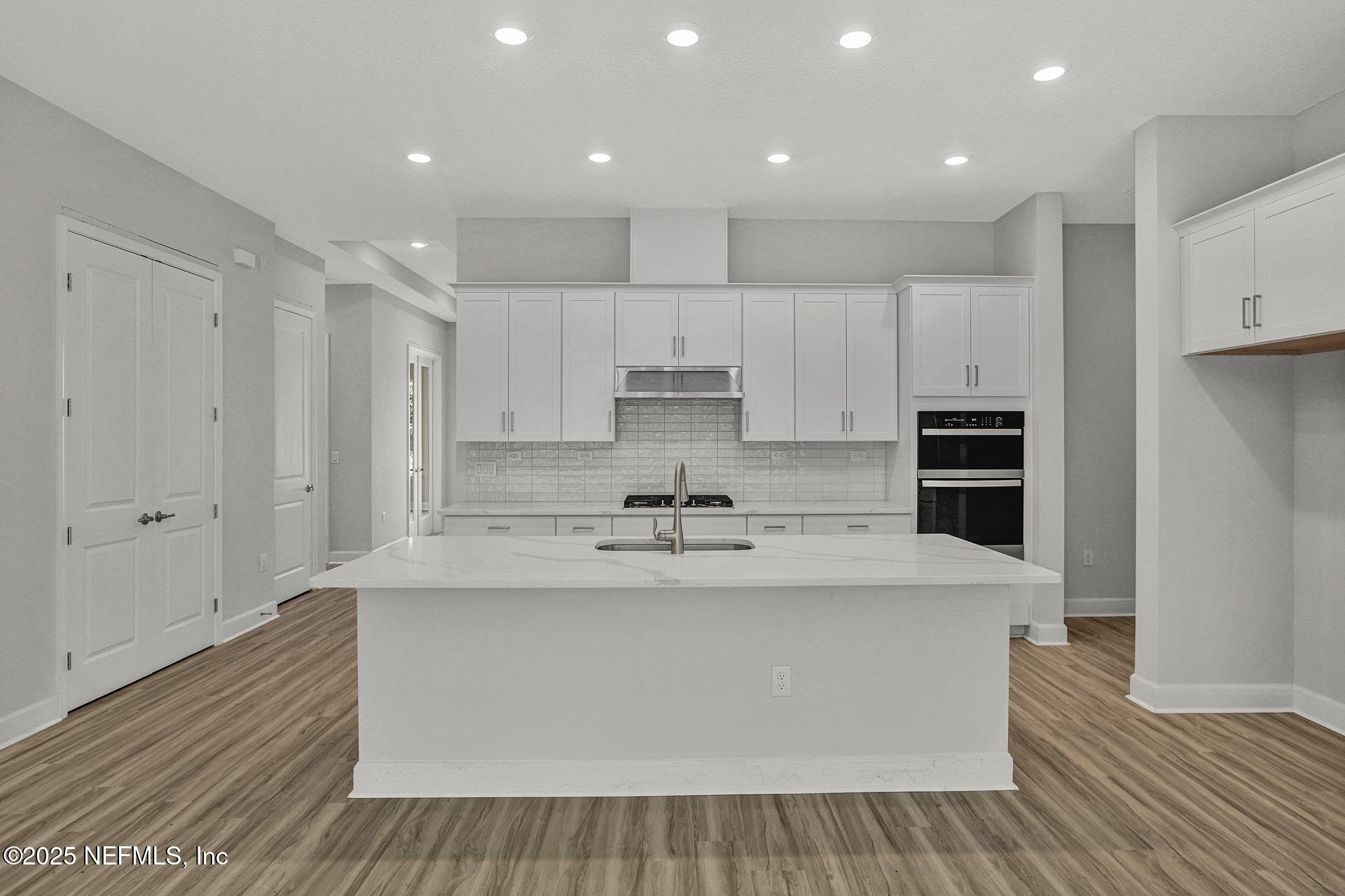 72 BRICKSTONE Trace