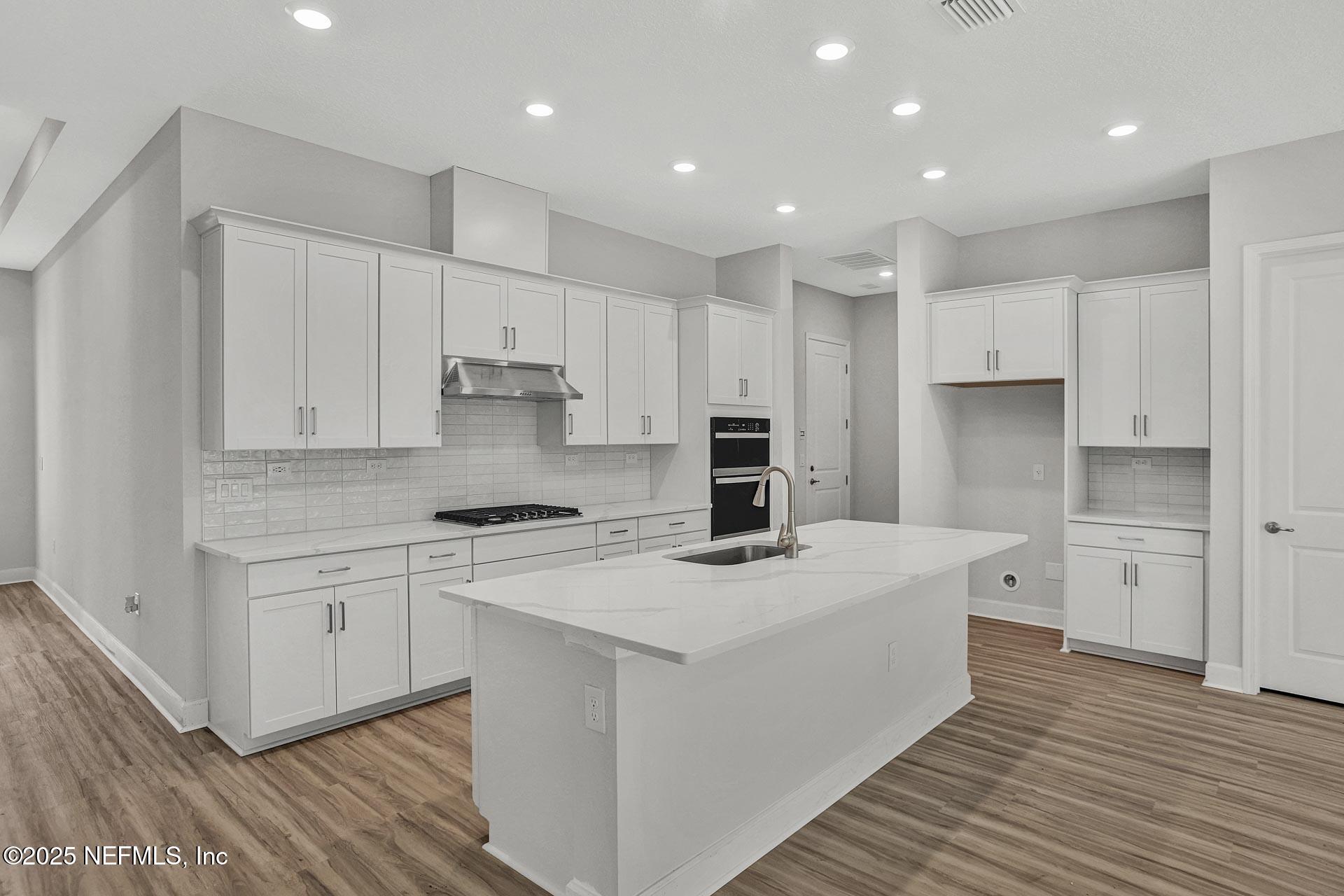 72 BRICKSTONE Trace