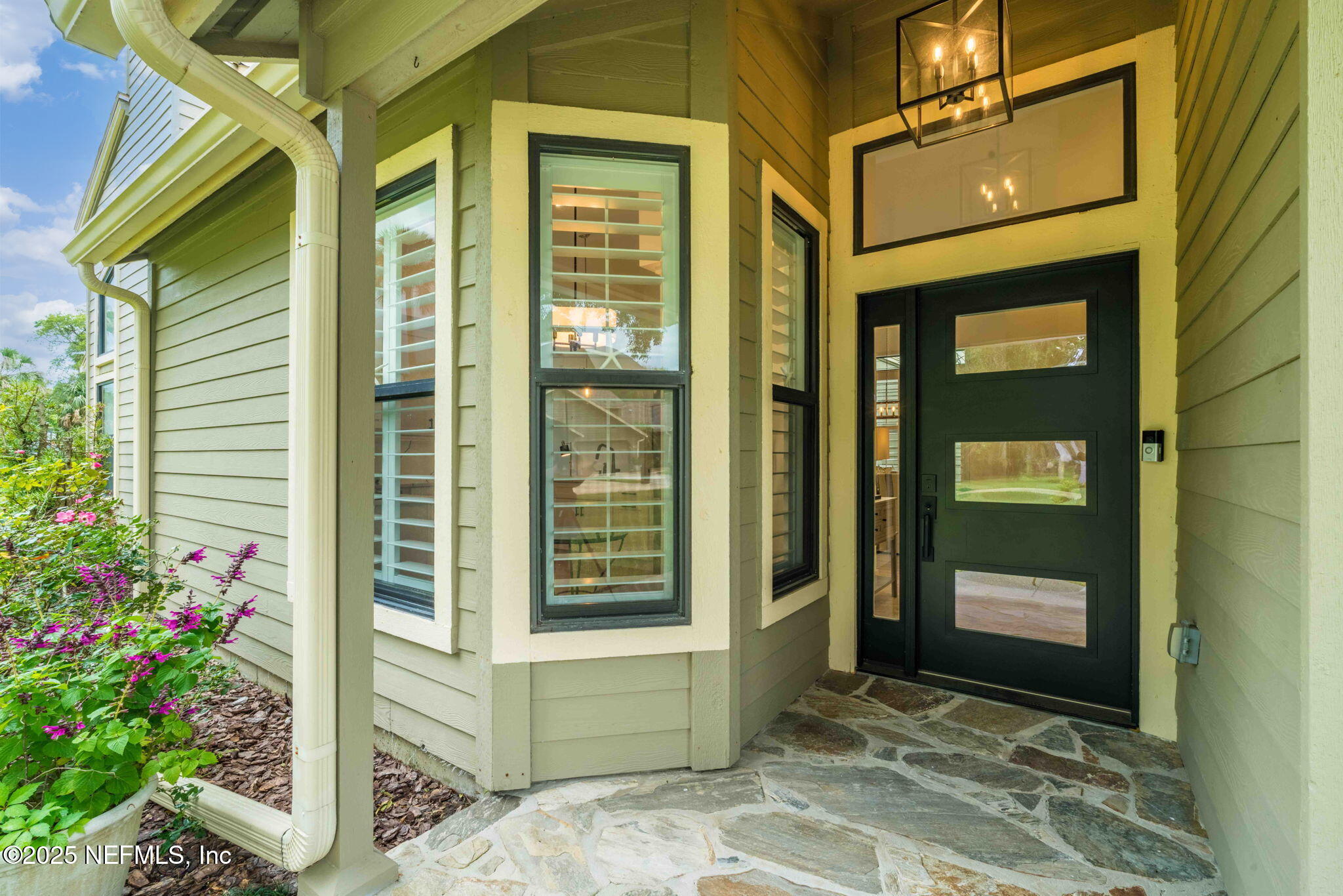33 LOGGERHEAD Lane