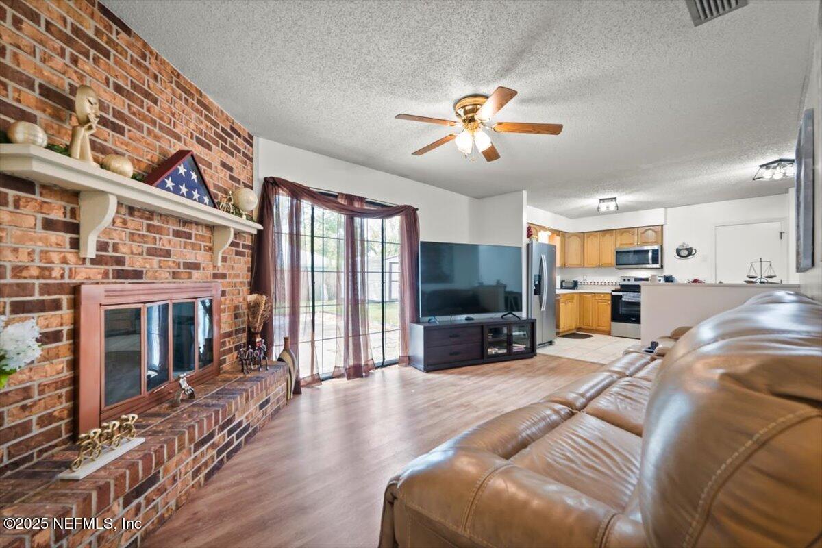 7224 BLACKBERRY Lane N