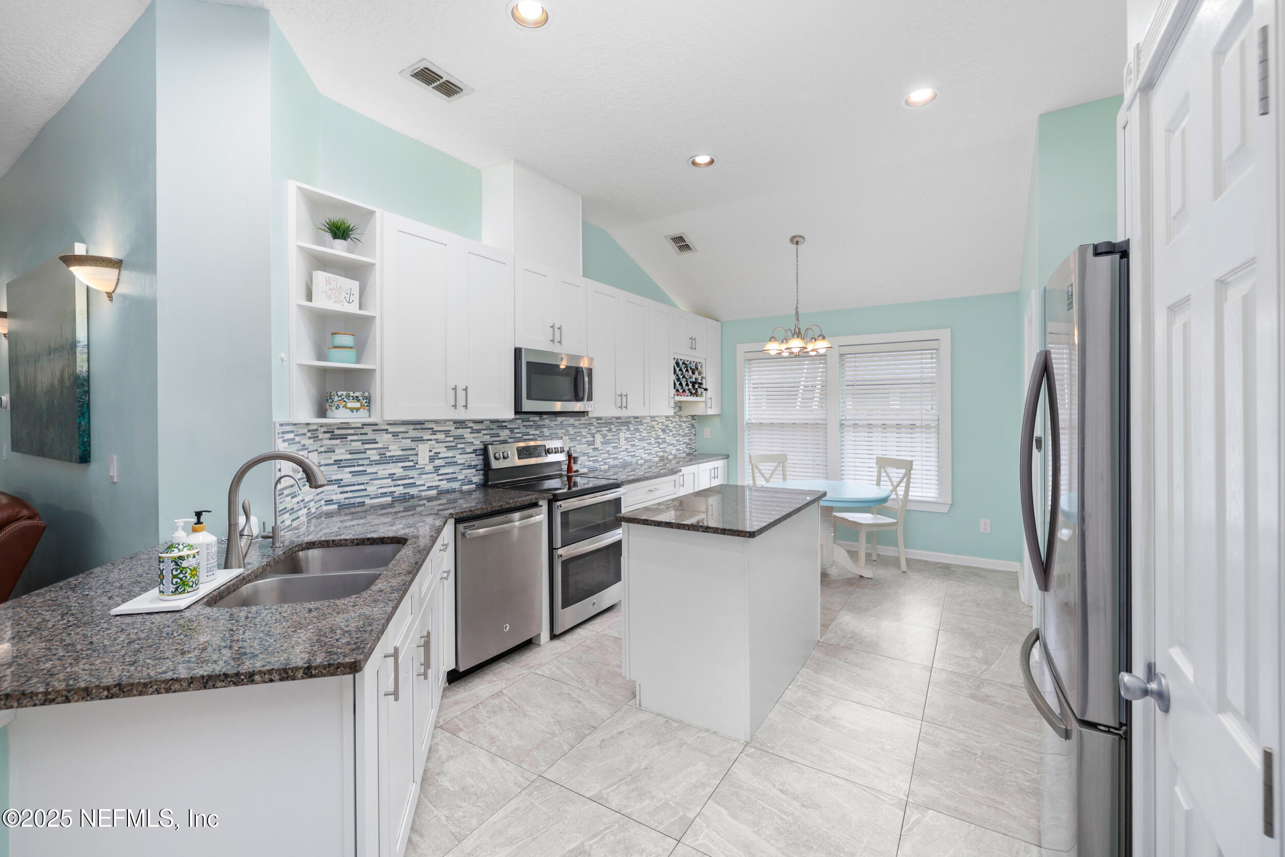 685 GRAND PARKE Drive