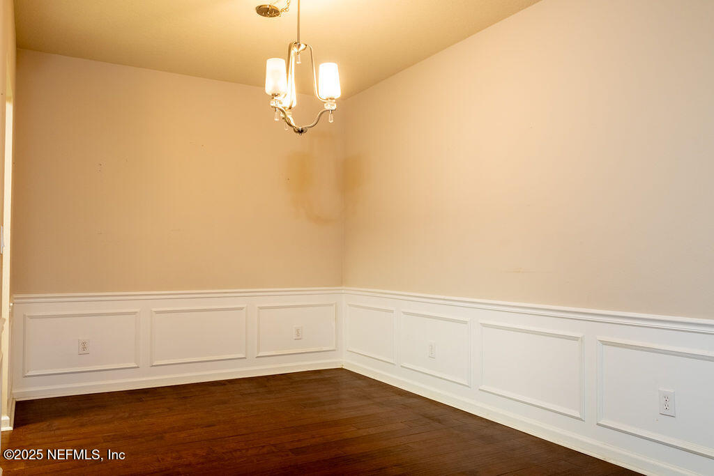 8711 LITTLE SWIFT Circle 24C